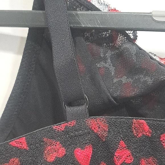 Victoria's Secret Non-Padded Red and Black Harts Secret Lacie Bralette Size L - Picture 6 of 8